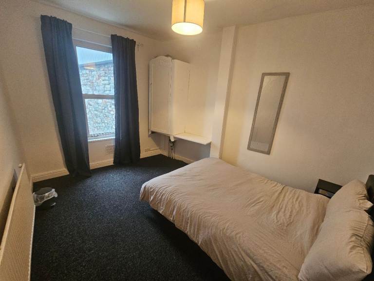 Room in fishponds road