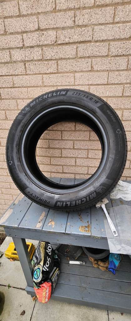 235 55 R18 car tyre