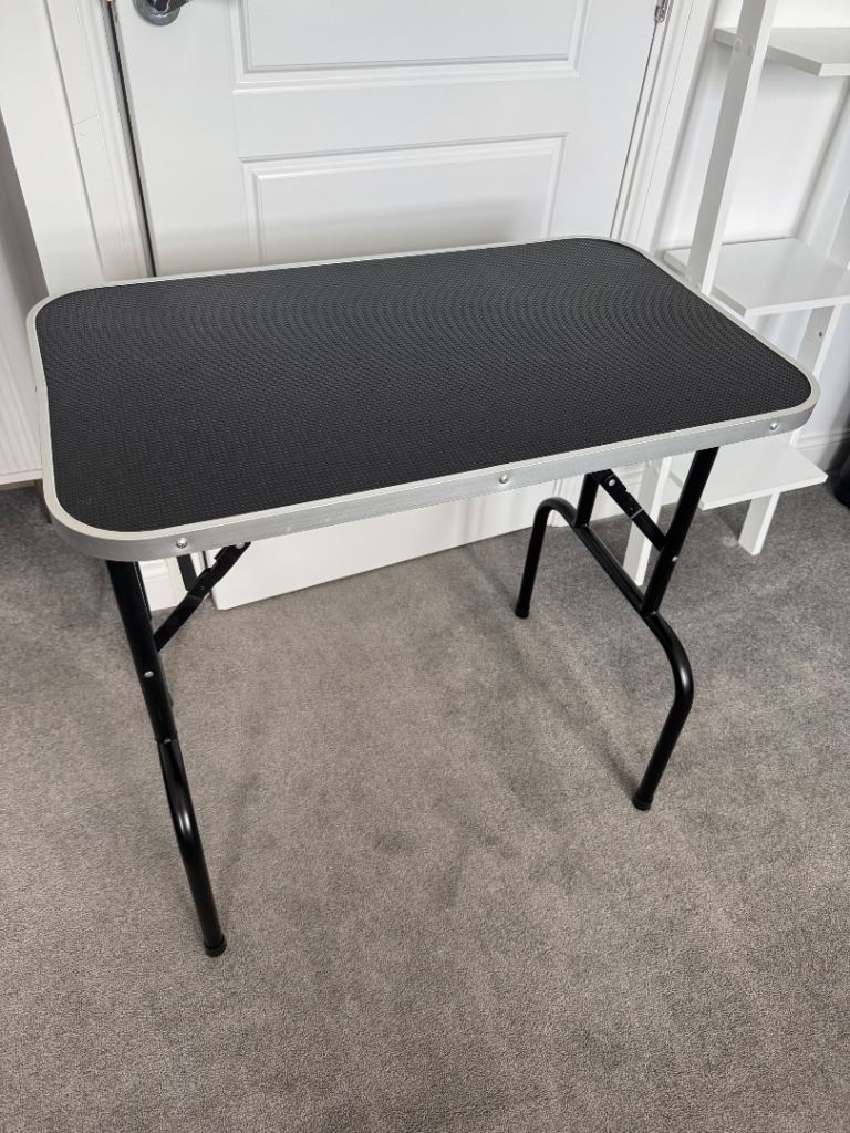 DOG GROOMING TABLE 