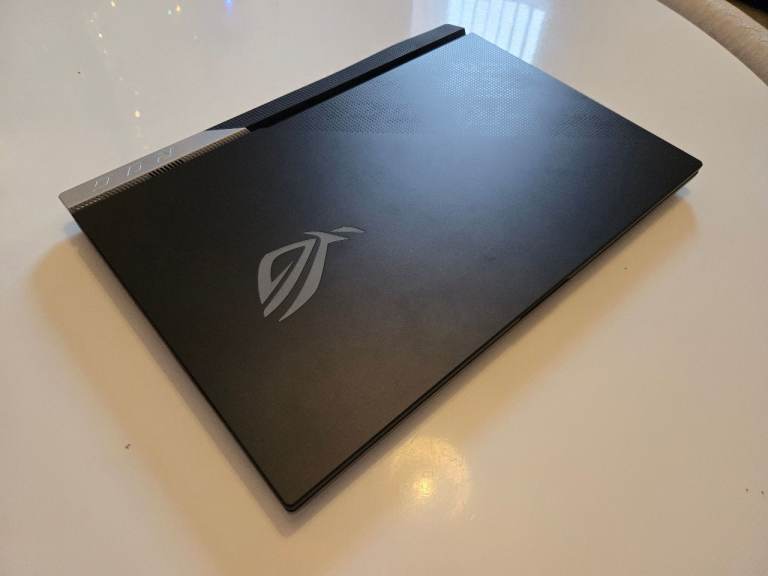 ROG Strix SCAR 17 G733Q Faulty