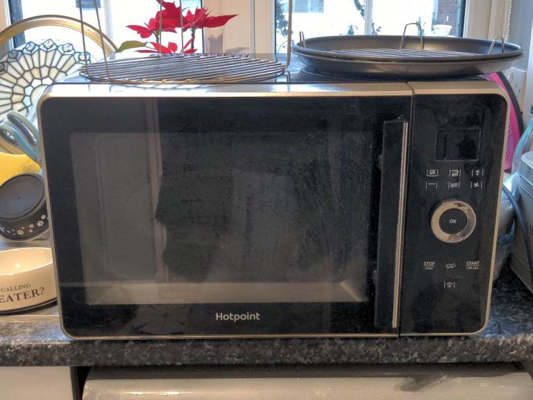 Hotpoint Black Convection Microwave Oven - Model No MWH 30243B