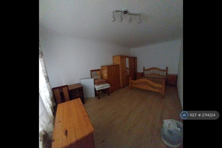 1 bedroom flat in Perivale, Perivale, Ealing, UB6 (1 bed) (#2714224)