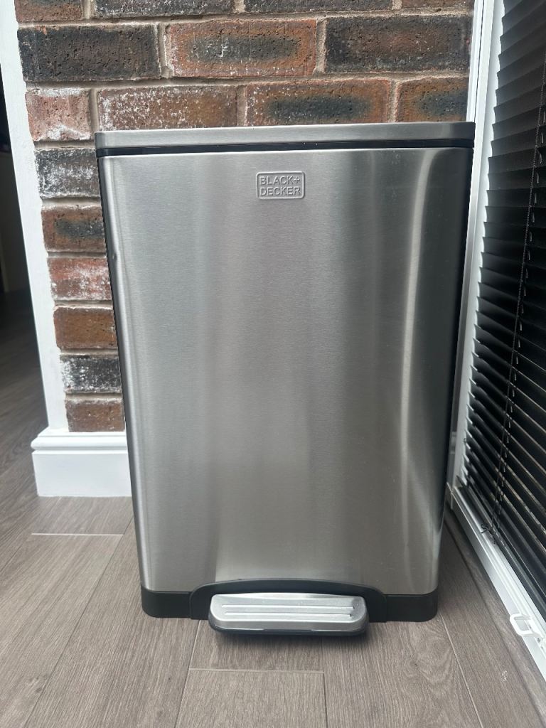 BLACK+DECKER Stainless Steel Kitchen Bin – Good Condition