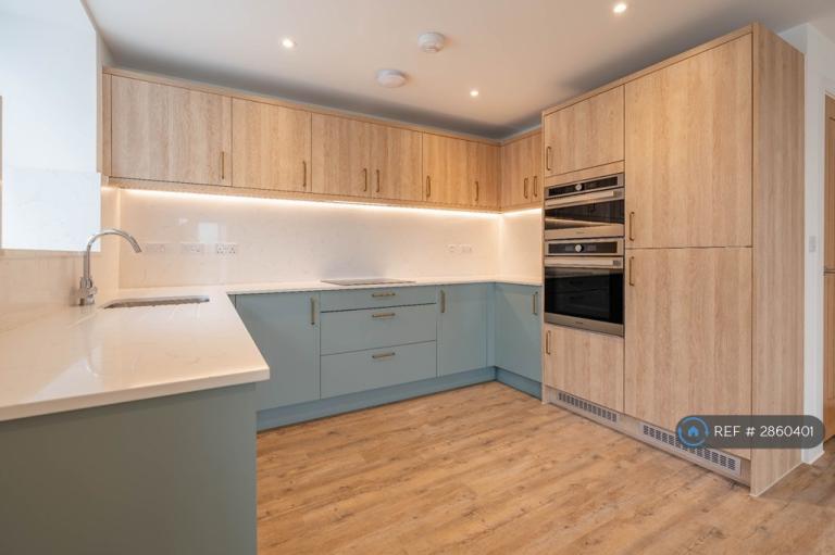 2 bedroom flat in Downs View, Bude, EX23 (2 bed) (#2860401)