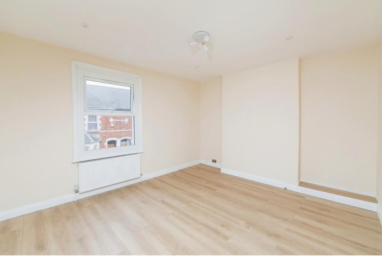 Spacious and Cosy Double Rooms for Rent in - RG1 7XT