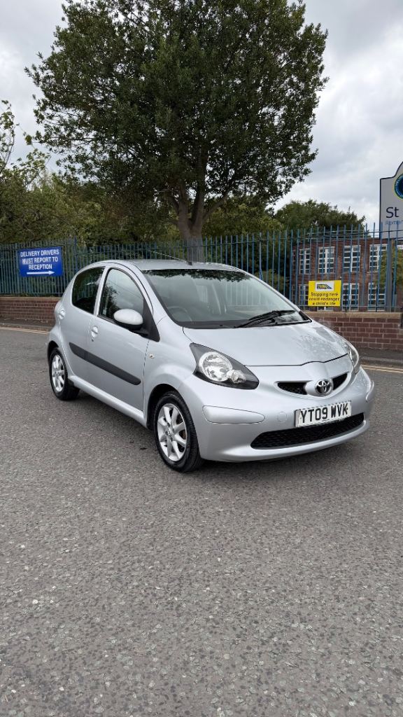Toyota, AYGO, Hatchback, 2009, Manual, 998 (cc), 5 doors