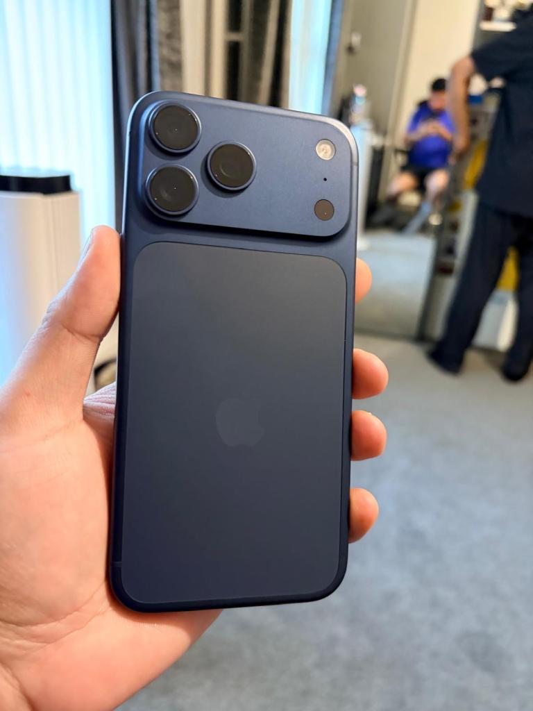 iPhone 17 pro max 