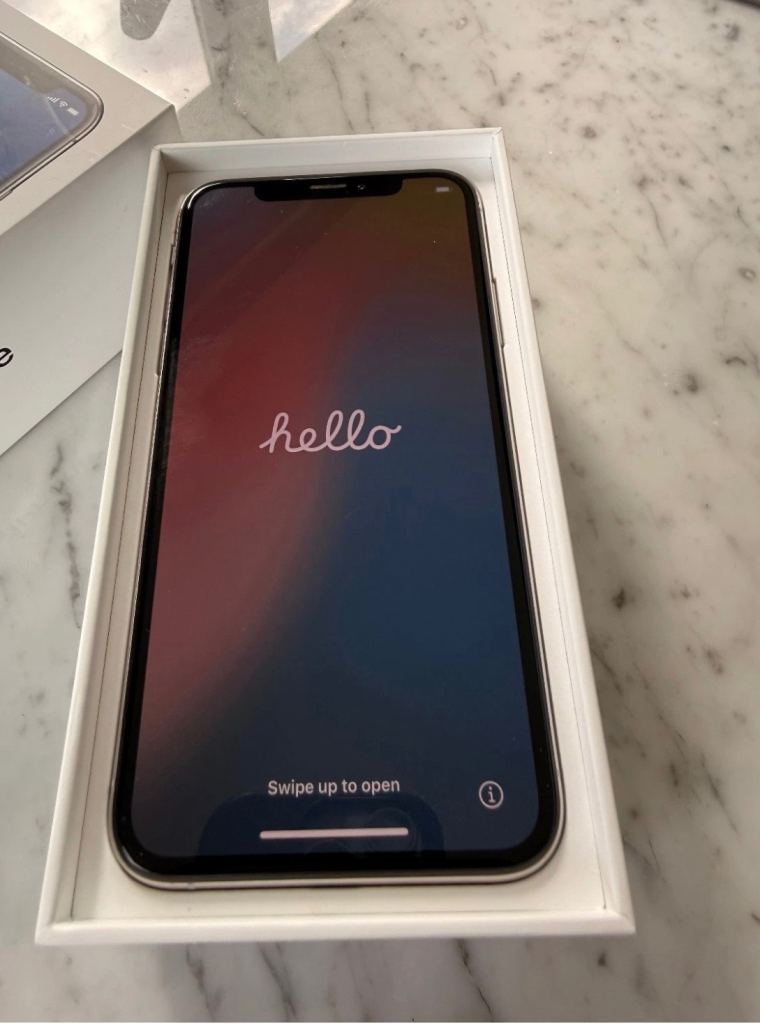 iPhone XS unlocked 256GB very good condition 