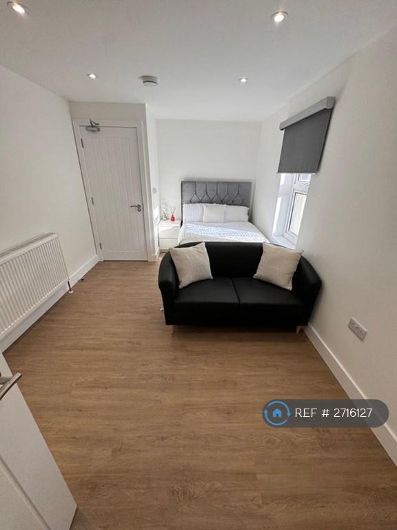 1 bedroom in Canterbury Street, Gillingham, ME7 (#2716127)