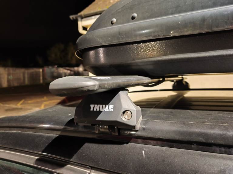 Thule WingBar Evo System & 400l roofbox