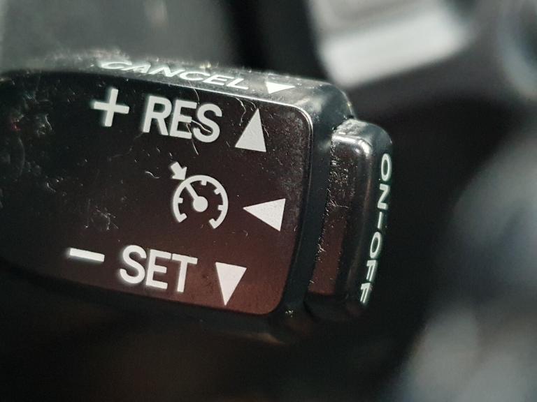 2015 Toyota RAV4 2.2 D-4D Invincible SUV 5dr Diesel Manual 4WD Euro 5 (150 ps)