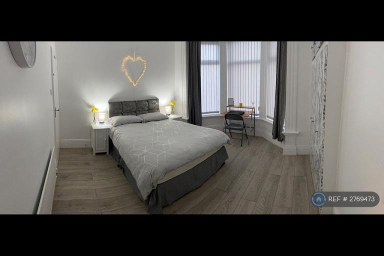 3 bedroom flat in St. Vincent Street, South Shields, NE33 (3 bed) (#2769473)