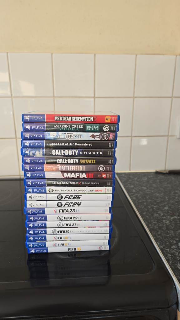 PS4 Games Bundle - Red Dead Redemption 2, FIFA, Call of Duty & More