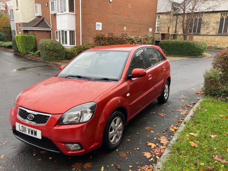 KIA RIO 1.5 2 CRDI 5 DOOR HATCHBACK £35 ROAD TAX LOW MILES
