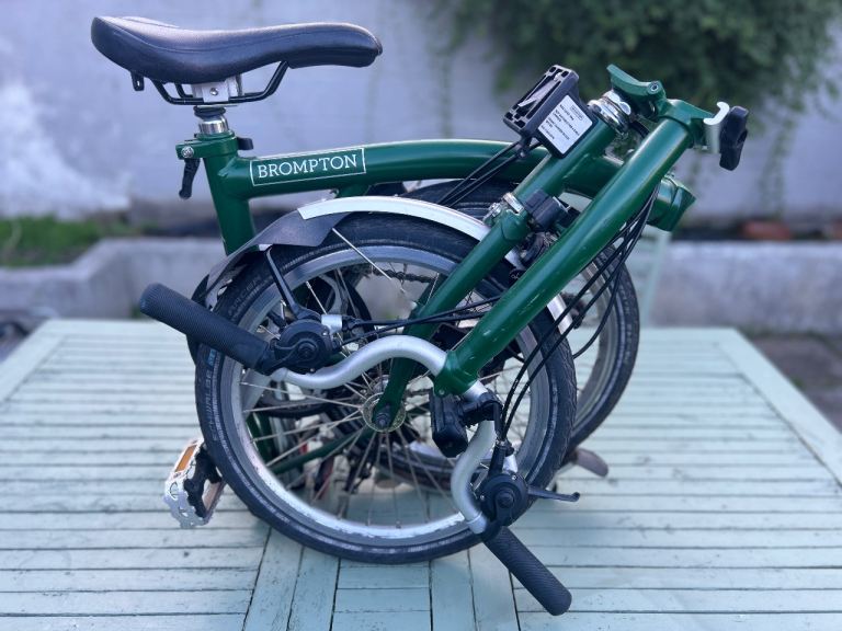 Brompton M6L Folding Bike - Racing Green (6-Speed / C Line Explore Specification)
