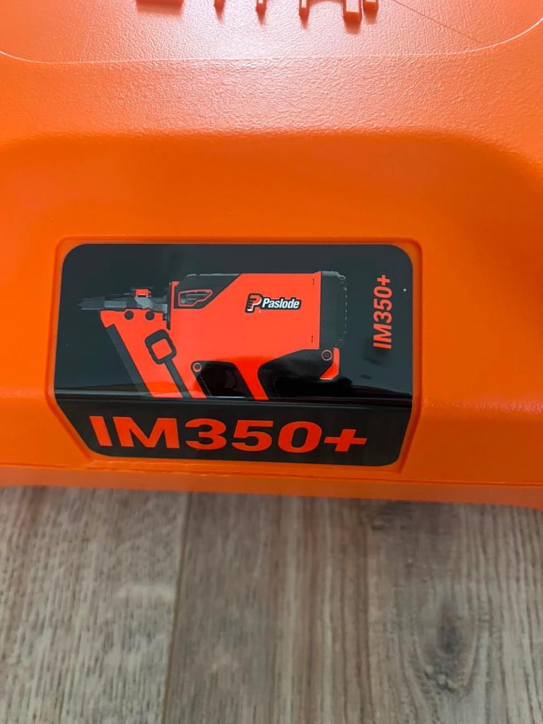 PASLODE NAIL GUN