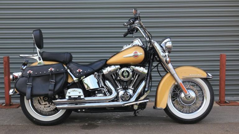 Harley-Davidson FLSTC HERITAGE SOFTAIL CLASSIC 2017 1690cc 103cu