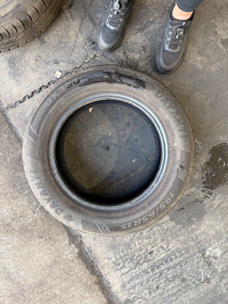 195/65/15 Part Worn  Davanti  Tyre