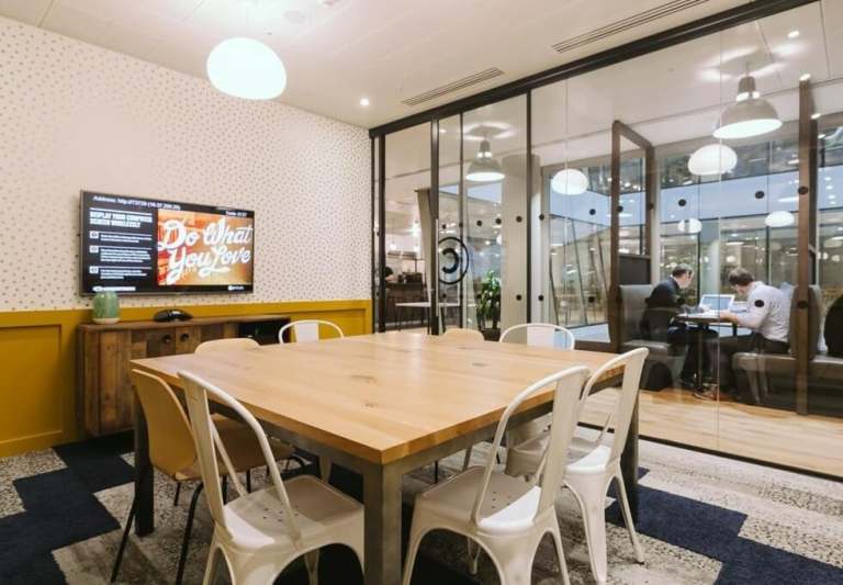 *Moorgate* Private Serviced Offices: Units from 2 to 70 desks for rent EC2