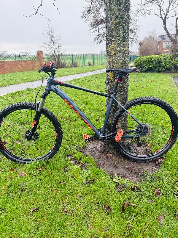 image for WHYTE 605 MOUNTAIN BIKE / EXCELLENT CONDITION !