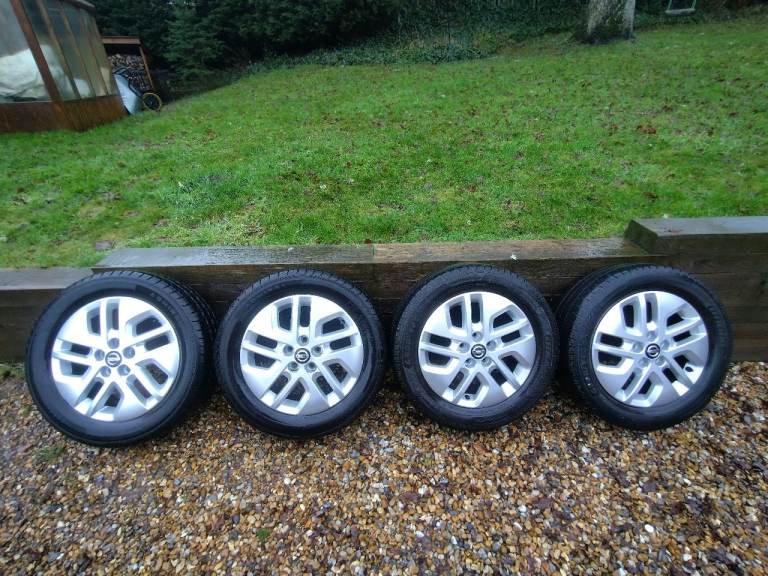 Nissan NV300 / Renault trafic / Vauxhall Vivaro 17" OEM alloy wheels