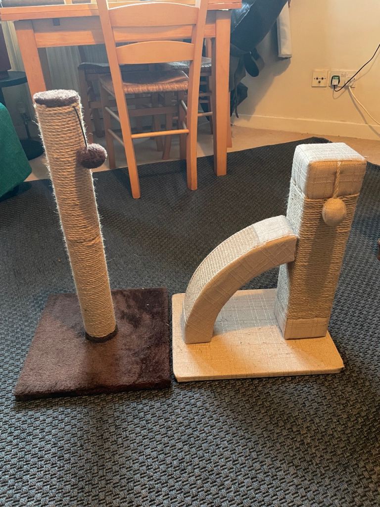 2 cat scratching posts