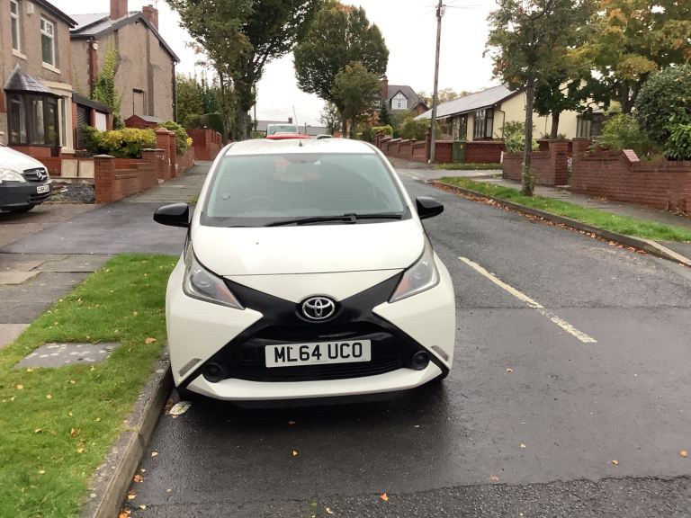 Toyota, AYGO, Hatchback, 2014, Manual, 998 (cc), 3 doors