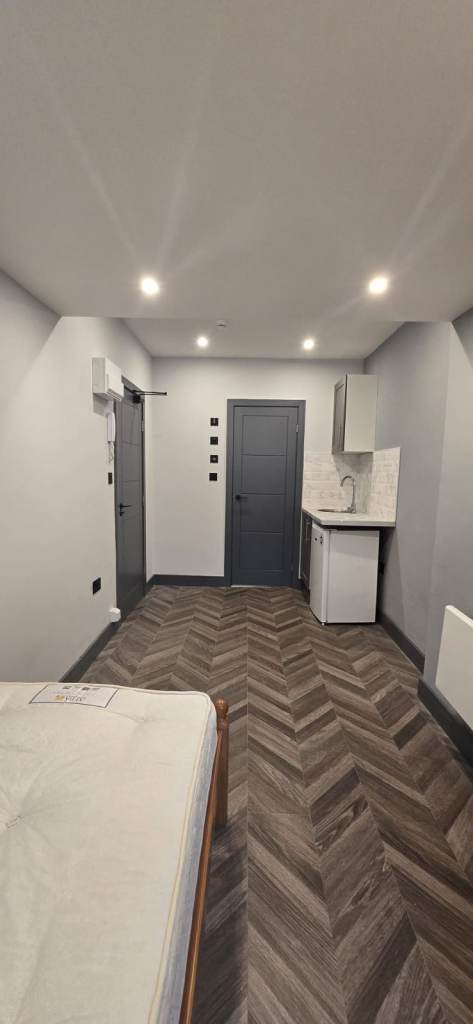 Studio flat to Let in Ealing, Gladstone, No deposit, Dss welcome