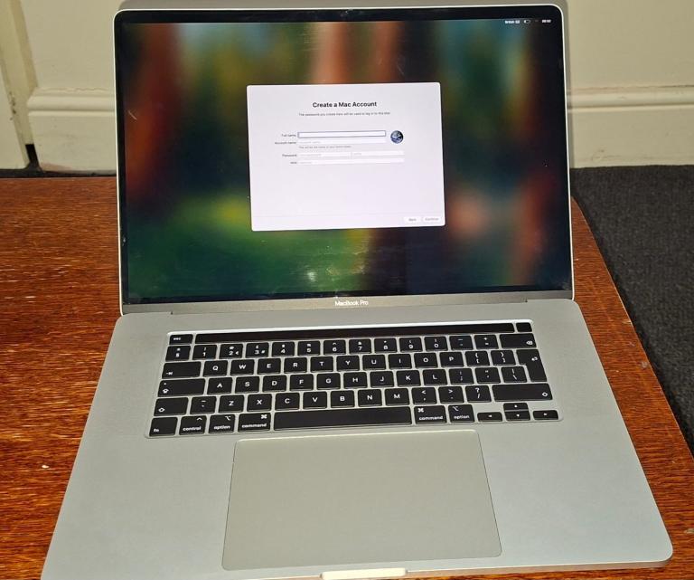 2019 Apple Mac Book Pro 16,1/i7-9750H/16GB/512GB SSD/5300M 4GB/16”/Silver – 5-year full warranty.