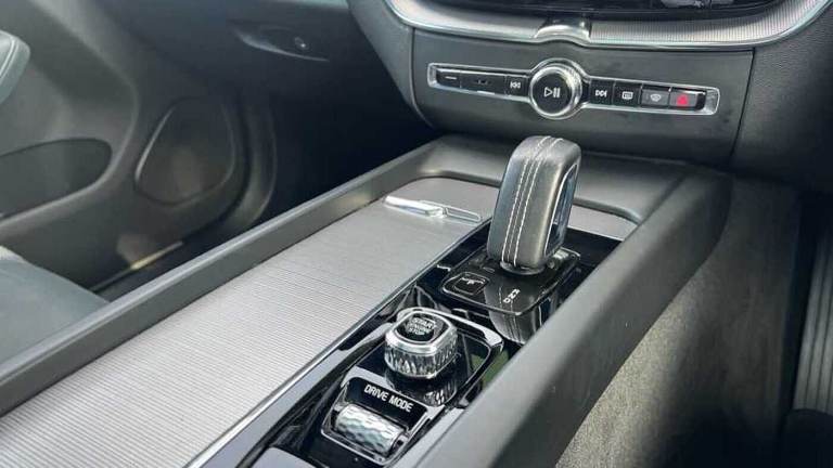 2020 Volvo XC60 2.0 B6P (300) R DESIGN Pro 5dr AWD Geartronic SUV Petrol Automatic