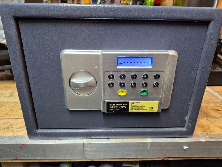 Electronic Safe Box with Keypad and master keys