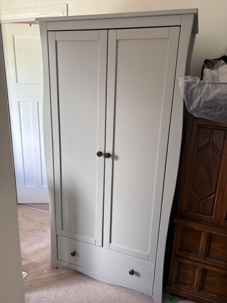 Nursery / children’s wardrobe 