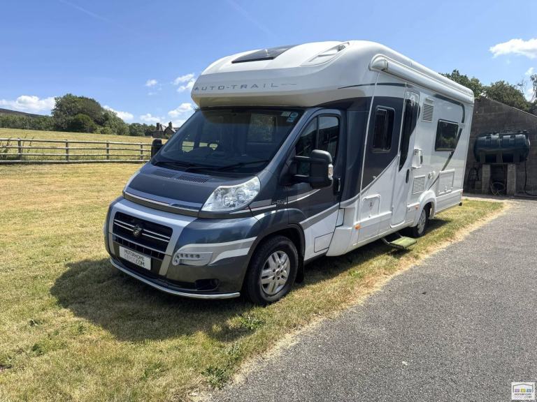 Auto-trail Dakota - 4 berth - 2 belts - fixed bed - motorhome for sale 