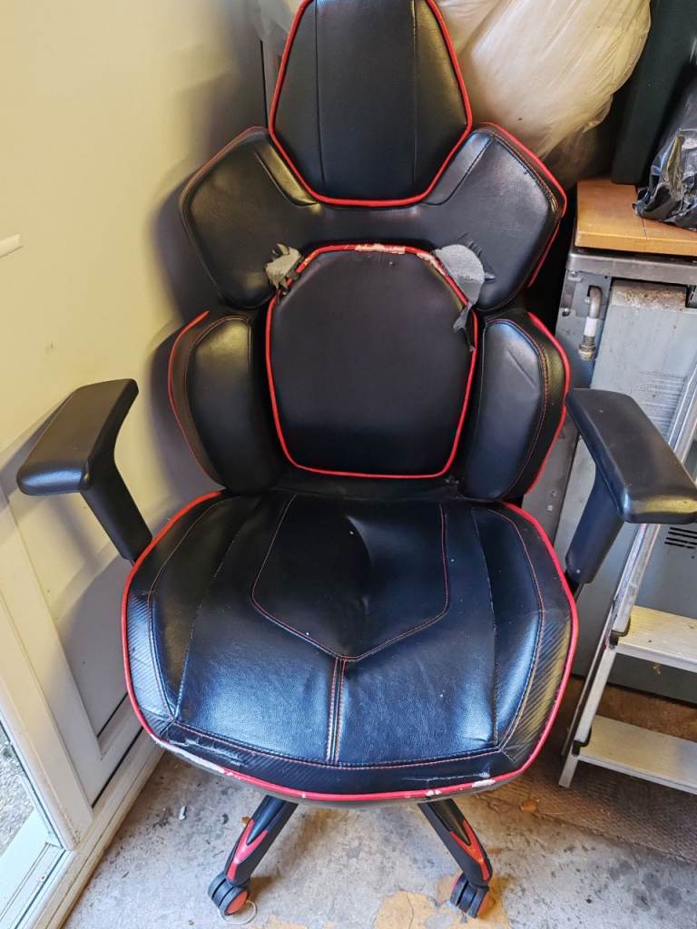 Black and Red Office Chair – Fair Condition