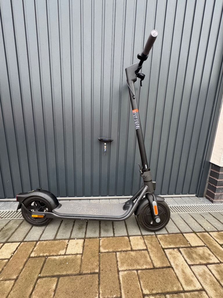 Segway Ninebot electric scooter F25 mk2 like new condition