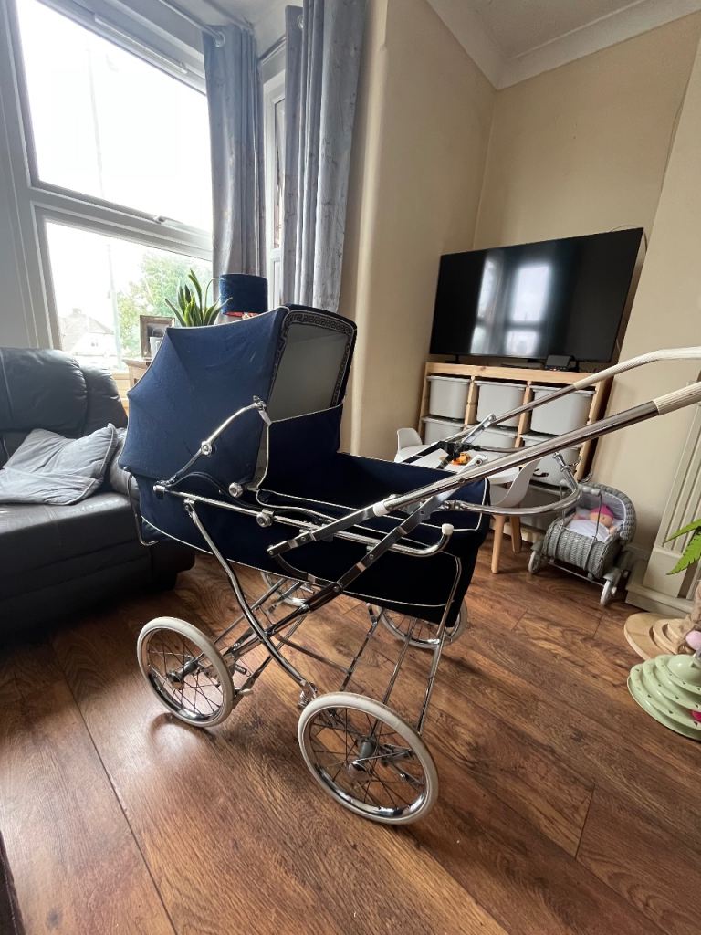 Vintage Navy Blue Pram / Pushchair – Good Condition
