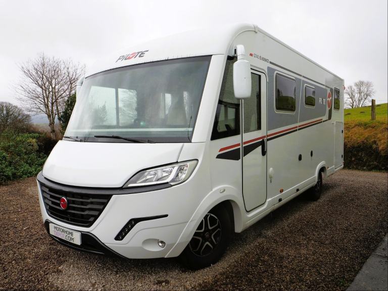 Pilote G740 Evidence Auto, 4 Berth, 4 Belt, Low Miles, Solar
