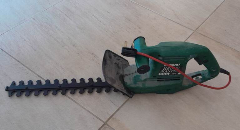  Electric hedgetrimmer