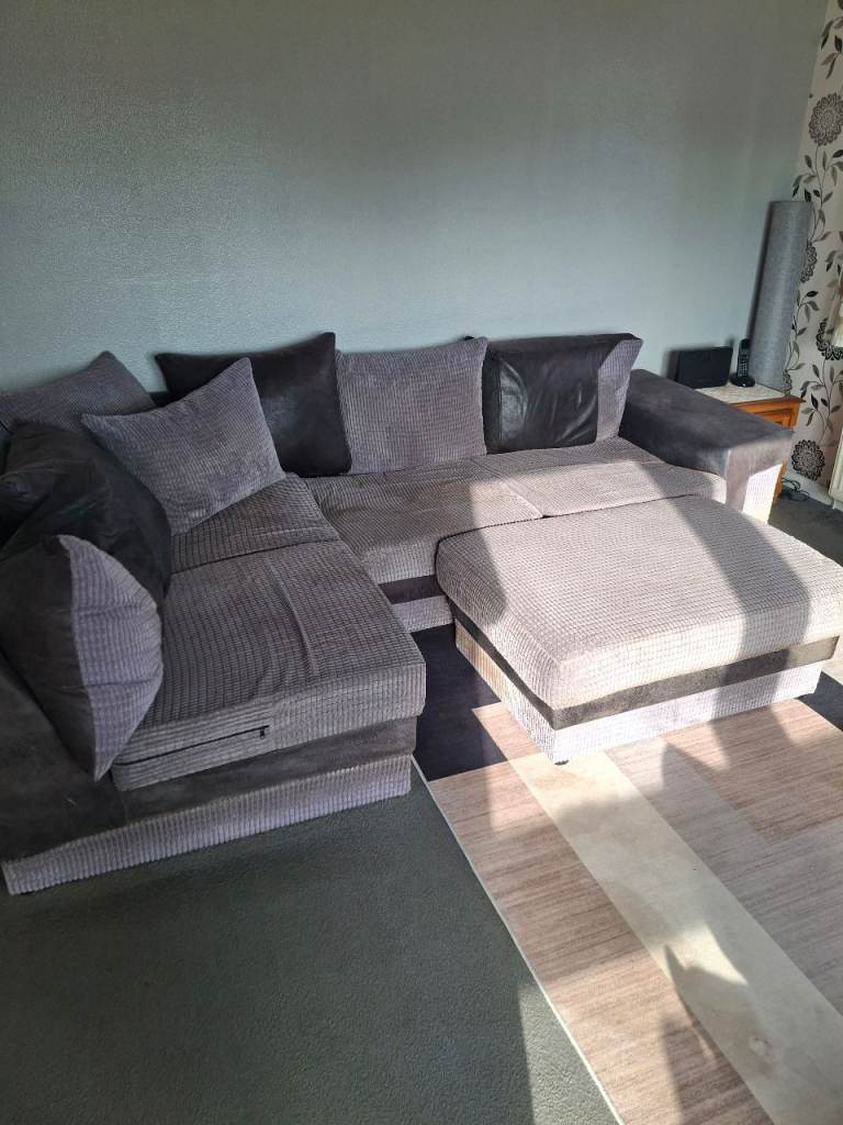 FREE - Corner sofa with pouffe
