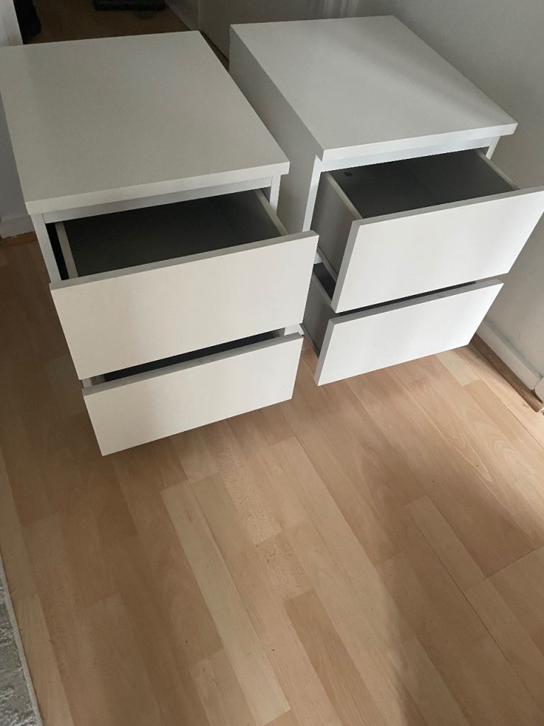 2 x bedside cabinets 