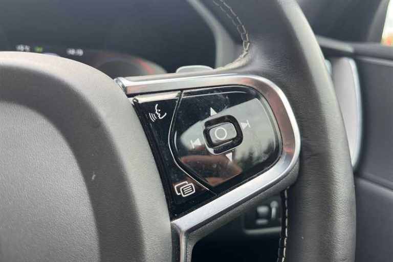 2020 Volvo XC60 2.0 T8 [390] Hybrid R DESIGN 5dr AWD Geartronic ESTATE PETROL/ELECTRIC Automatic