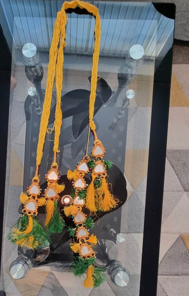 Paranda South Asian Hair Accessory Excellent Condition 