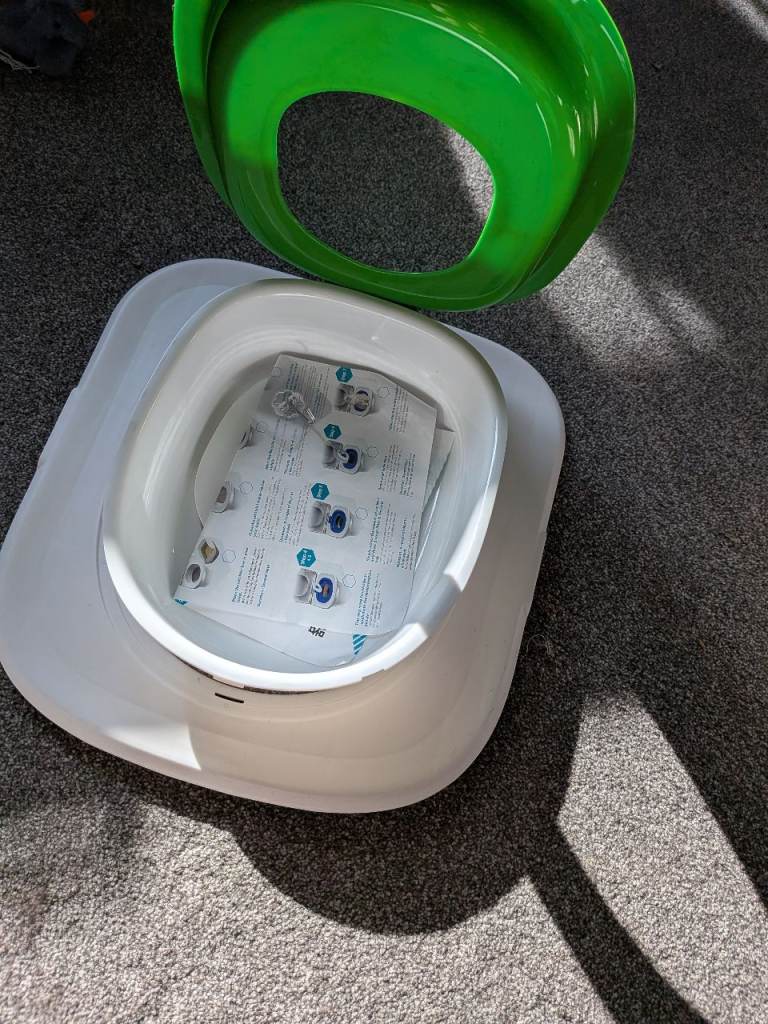 Two sets cat toilet training kit 