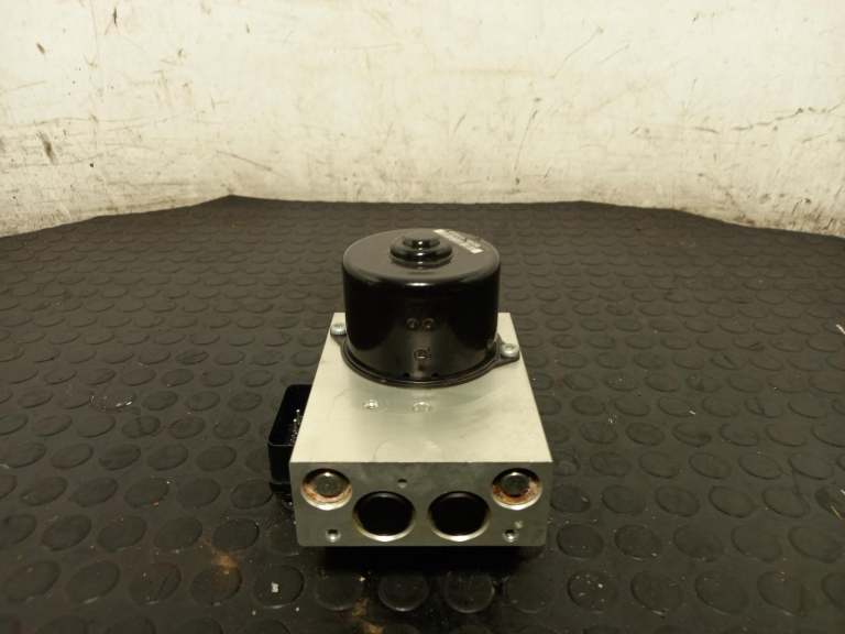 Bmw 3 Series Abs Pump/Modulator 1999-2006 1.9l M43b19tu 34516753601