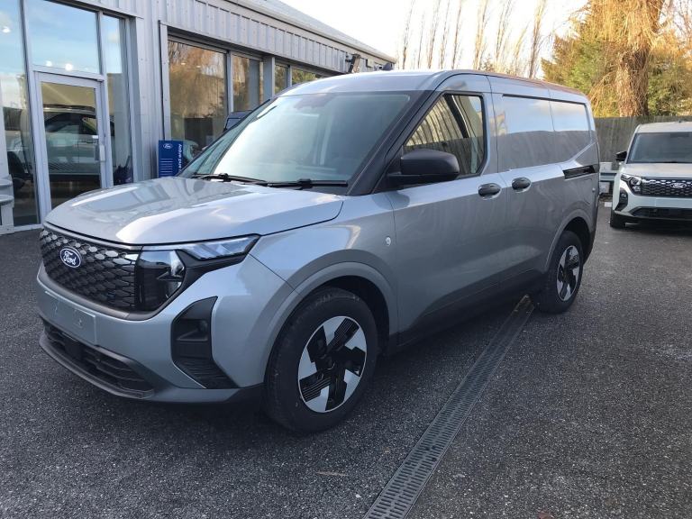 BRAND NEW Ford Transit Courier Trend 43kWh Electric136PS AUTO in Solar Silver