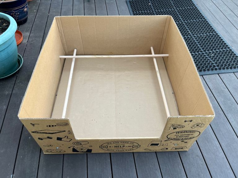 Whelping box 
