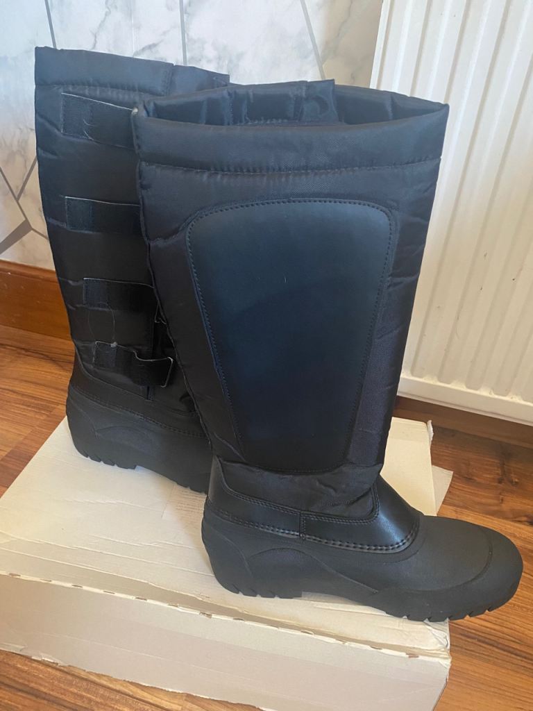 Yard boots