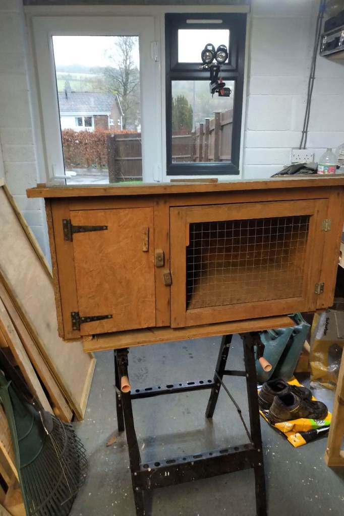 Rabbit hutch (FREE)