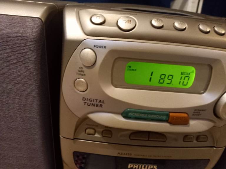 Philips radio/CD/Cassette stereo and big CD collection 