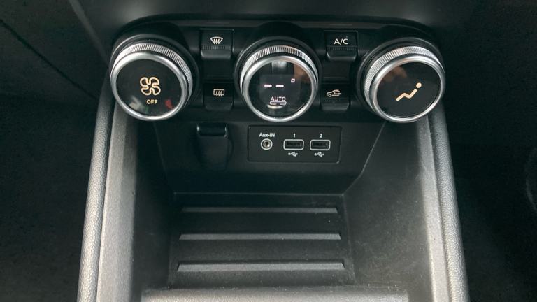 2022 Renault Clio 1.6 E-TECH Hybrid 140 Iconic 5dr Auto HATCHBACK PETROL/ELECTRIC Automatic